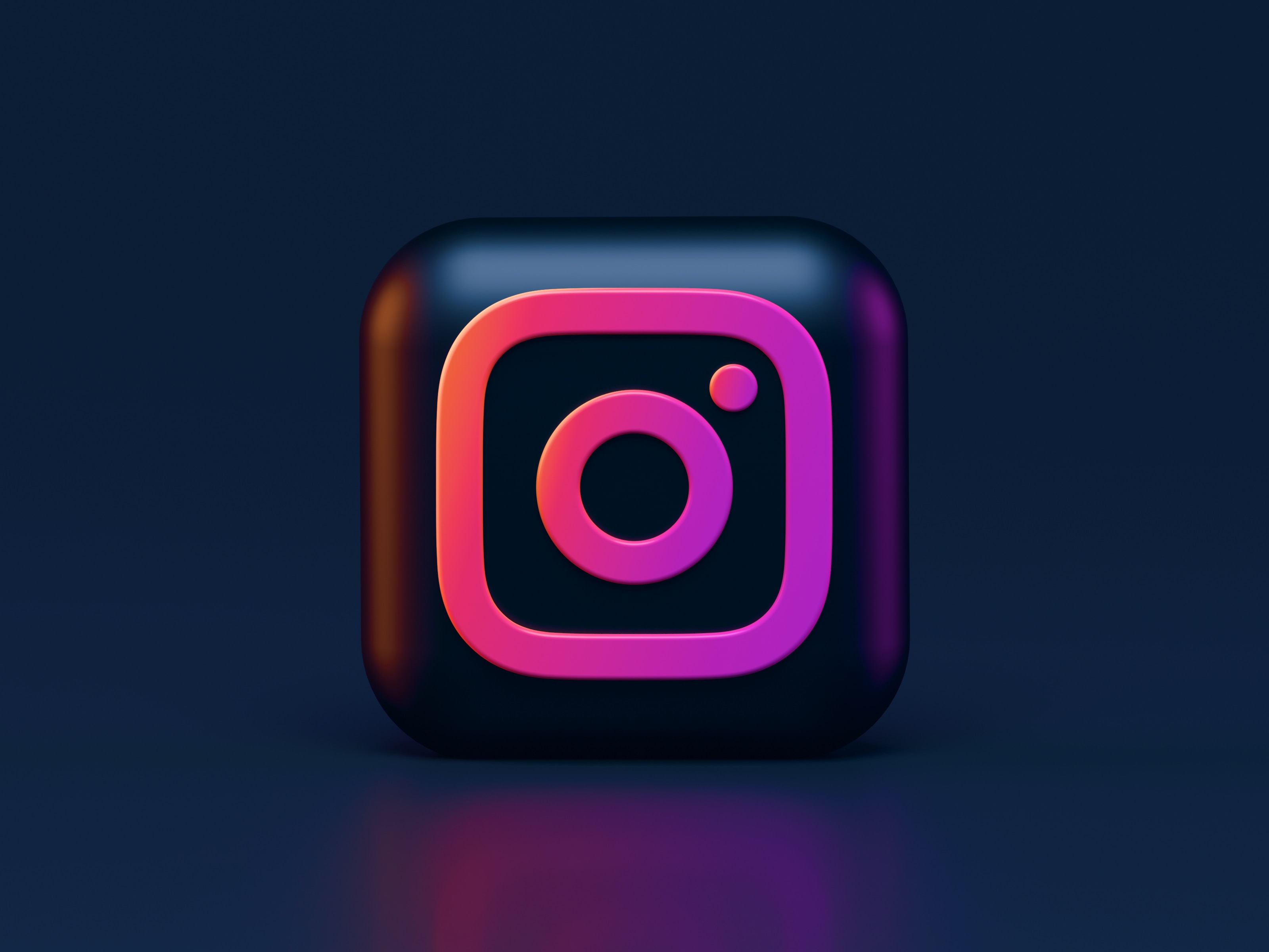 2026'da Instagram Keşfete Düşme Saatleri: Hangi Saatte Paylaşım Yapılmalı?
